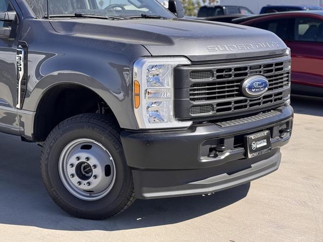 Photo of 2025 Gray Ford F-350