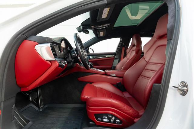 Photo of 2020 Carrara White Metallic Porsche Panamera