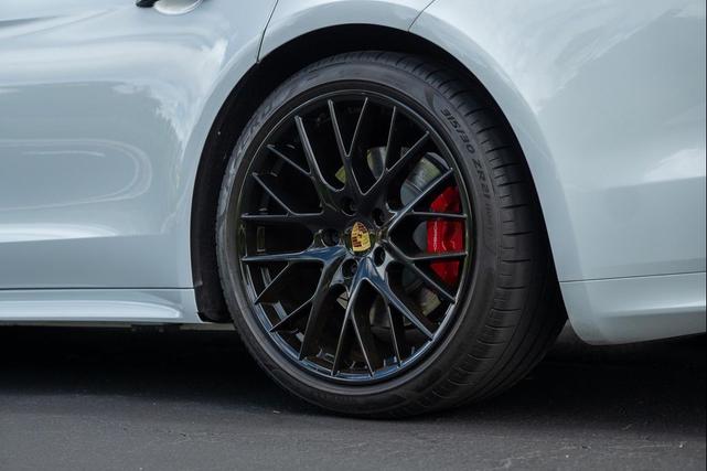 Photo of 2020 Carrara White Metallic Porsche Panamera