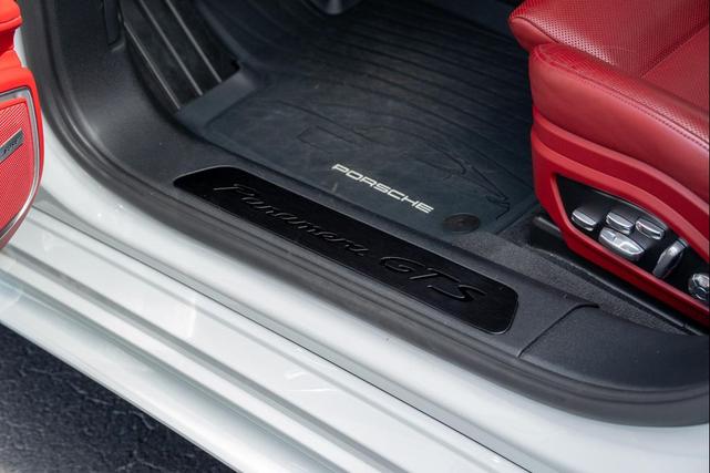 Photo of 2020 Carrara White Metallic Porsche Panamera