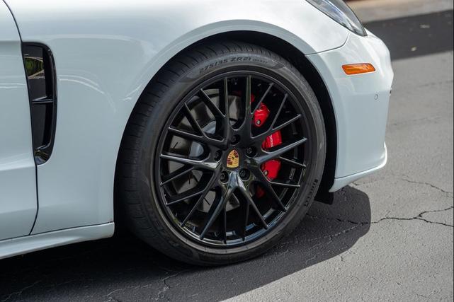 Photo of 2020 Carrara White Metallic Porsche Panamera