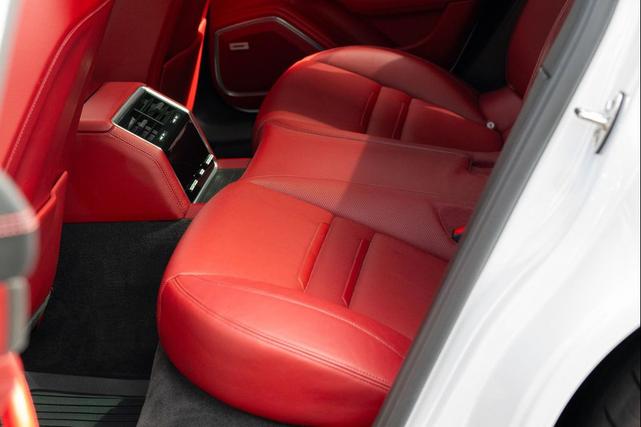 Photo of 2020 Carrara White Metallic Porsche Panamera