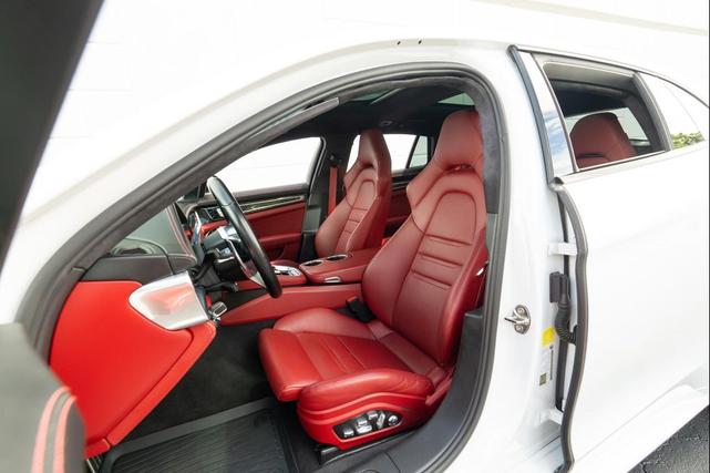 Photo of 2020 Carrara White Metallic Porsche Panamera