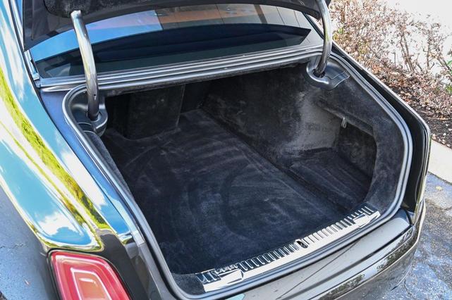 Photo of 2018 Grey w/ Black Wrap Rolls-Royce Phantom