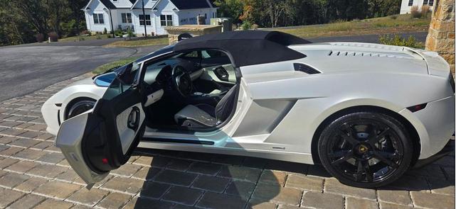 Photo of 2011 Bianco Monocerous Solid Color (White) Lamborghini Gallardo