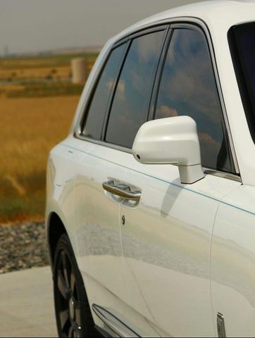 Photo of 2019 White Rolls-Royce Cullinan