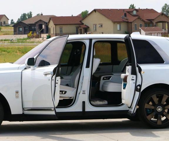 Photo of 2019 White Rolls-Royce Cullinan