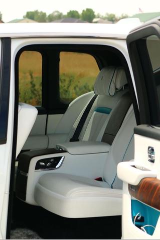 Photo of 2019 White Rolls-Royce Cullinan