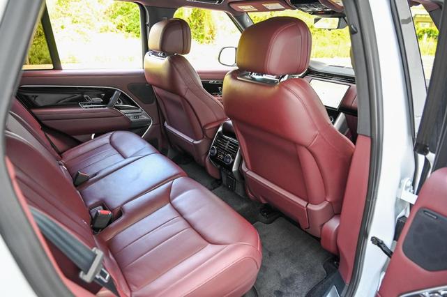 Photo of 2023 White Land Rover Range Rover