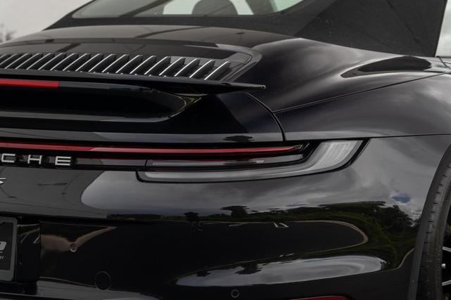 Photo of 2021 Black Porsche 911
