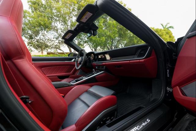 Photo of 2021 Black Porsche 911