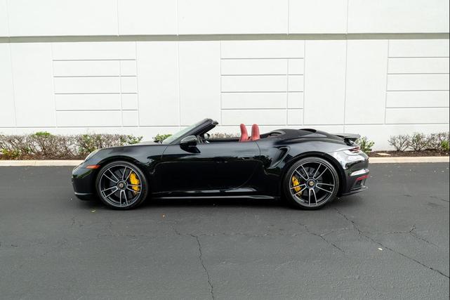 Photo of 2021 Black Porsche 911