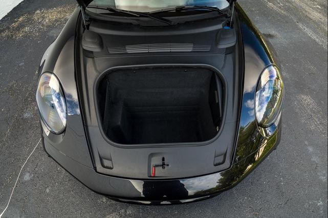 Photo of 2021 Black Porsche 911