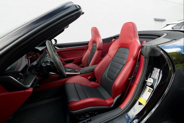 Photo of 2021 Black Porsche 911