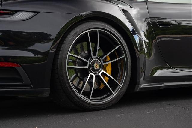 Photo of 2021 Black Porsche 911