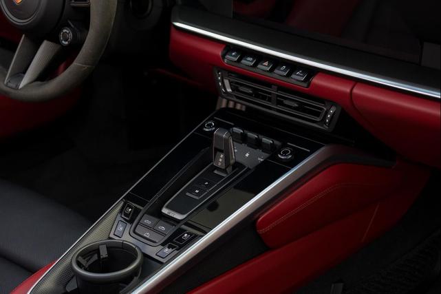 Photo of 2021 Black Porsche 911