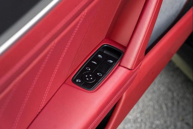 Photo of 2021 Black Porsche 911