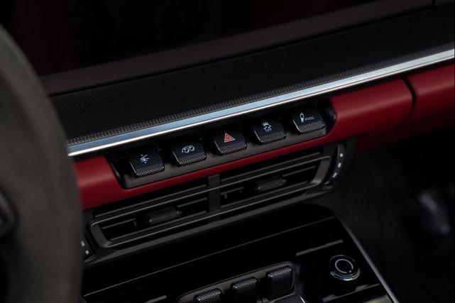Photo of 2021 Black Porsche 911