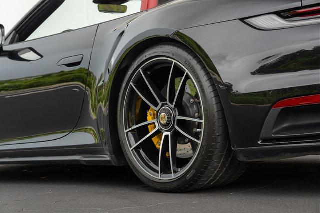 Photo of 2021 Black Porsche 911
