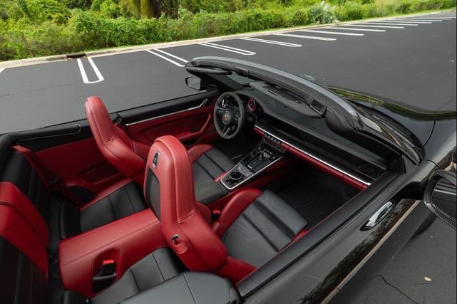 Photo of 2021 Black Porsche 911
