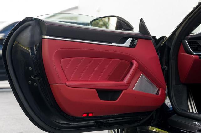 Photo of 2021 Black Porsche 911