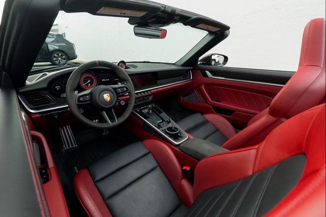 Photo of 2021 Black Porsche 911