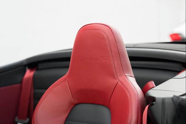 Photo of 2021 Black Porsche 911