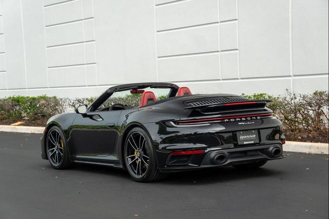 Photo of 2021 Black Porsche 911