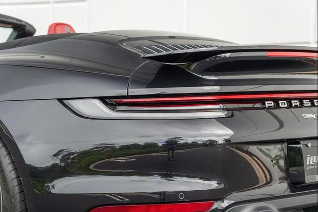 Photo of 2021 Black Porsche 911