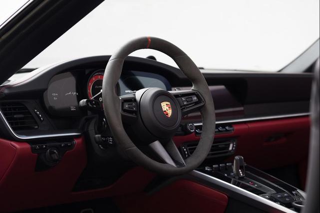 Photo of 2021 Black Porsche 911