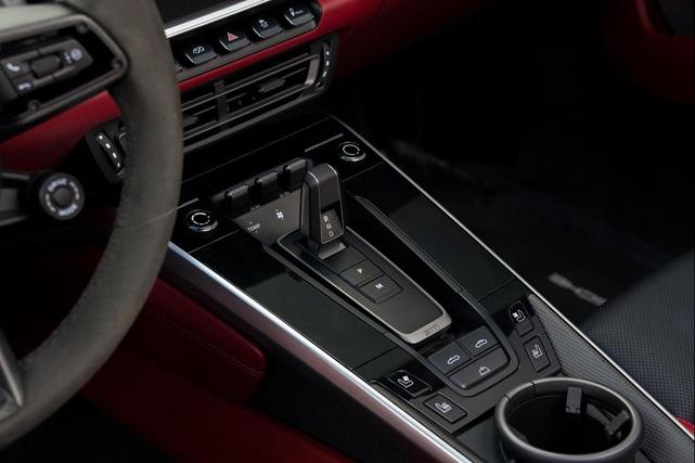 Photo of 2021 Black Porsche 911