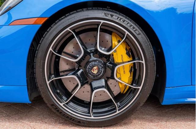Photo of 2022 Blue Porsche 911