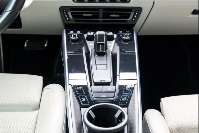 Photo of 2022 Blue Porsche 911