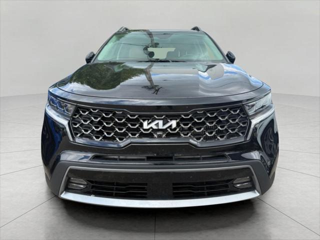 Photo of 2022 Ebony Black Kia Sorento