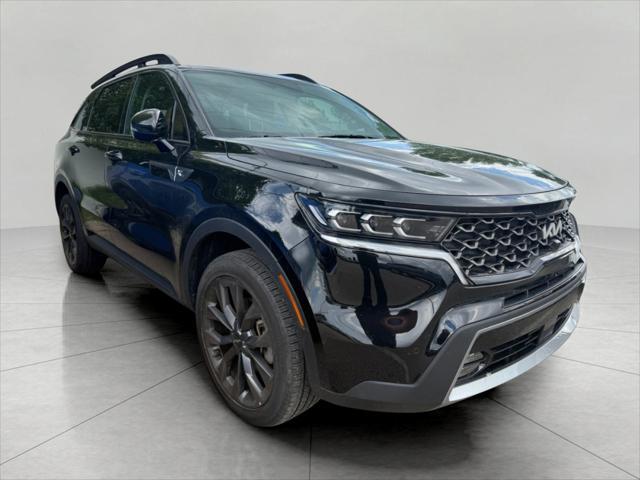 Photo of 2022 Ebony Black Kia Sorento