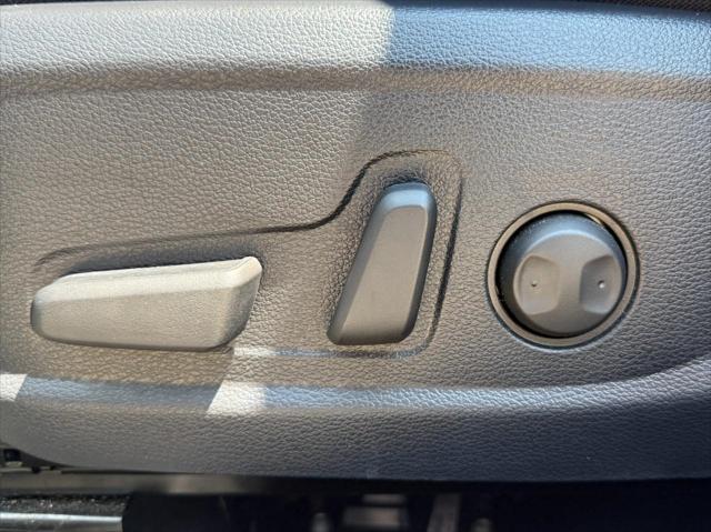 Photo of 2024 Steel Gray Kia Seltos
