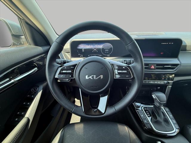 Photo of 2024 Steel Gray Kia Seltos