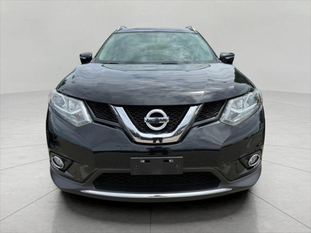 Photo of 2015 Super Black Nissan Rogue