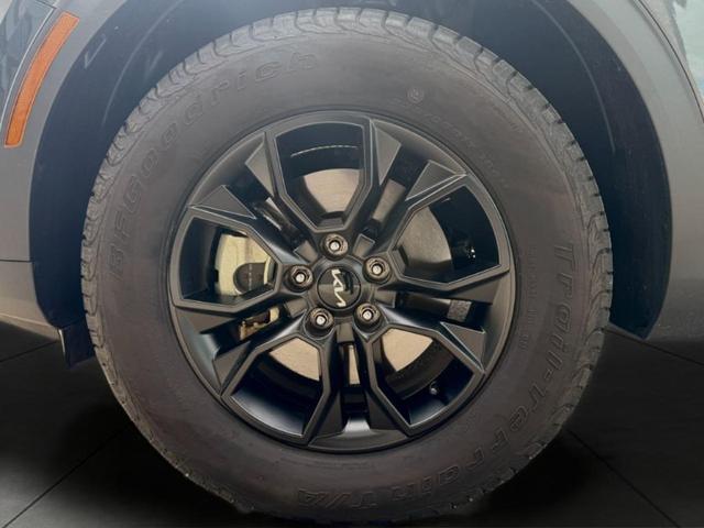 Photo of 2024 Gravity Gray Kia Sportage