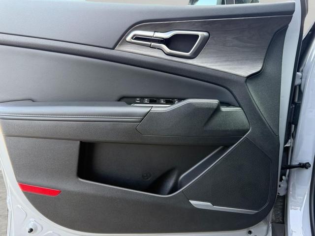 Photo of 2024 Wolf Gray Kia Sportage