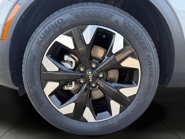 Photo of 2024 Wolf Gray Kia Sportage