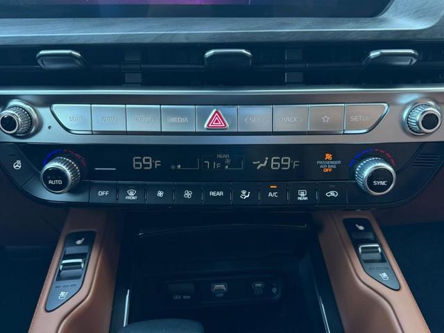 Photo of 2024 Ebony Black Kia Telluride