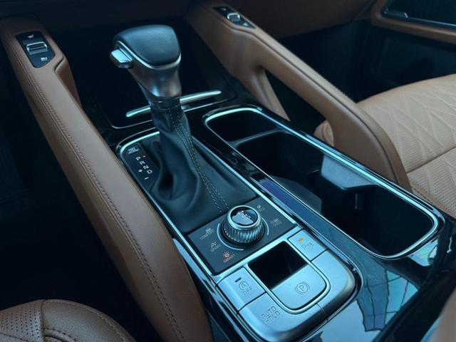 Photo of 2024 Ebony Black Kia Telluride