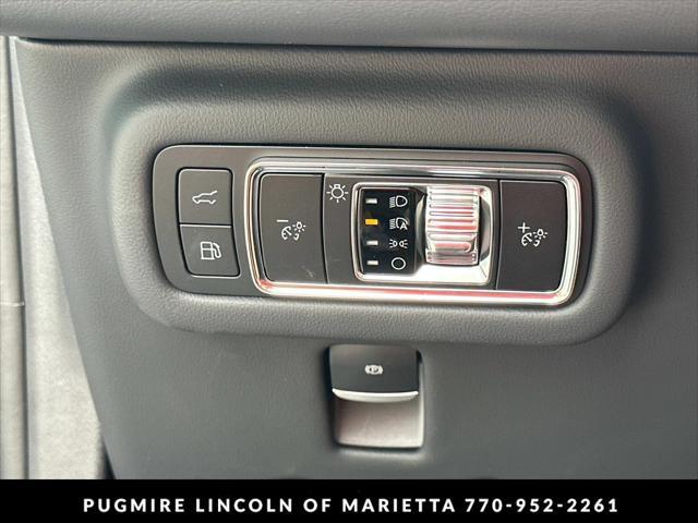 Photo of 2025 Silver Radiance Metallic Clearcoat Lincoln Nautilus