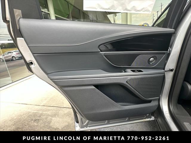 Photo of 2025 Silver Radiance Metallic Clearcoat Lincoln Nautilus