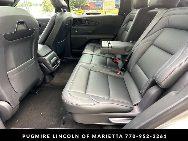Photo of 2025 Silver Radiance Metallic Clearcoat Lincoln Nautilus