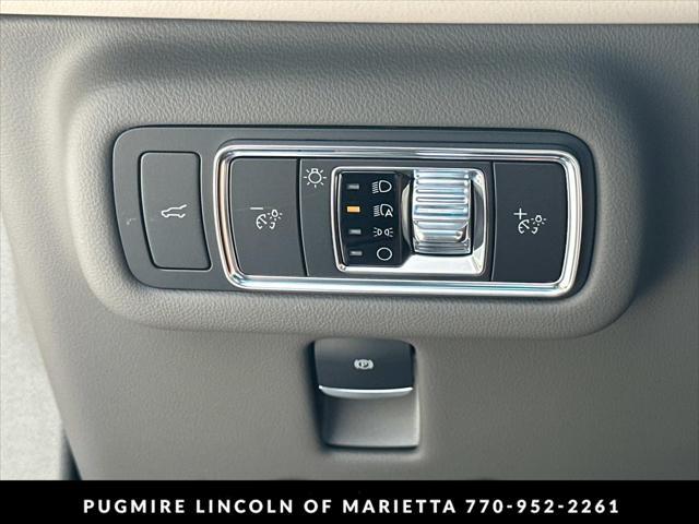 Photo of 2025 Red Carpet Metallic Tinted Clearcoat Lincoln Nautilus