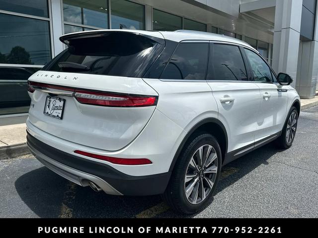 Photo of 2022 Pristine White Metallic Tri-Coat Lincoln Corsair