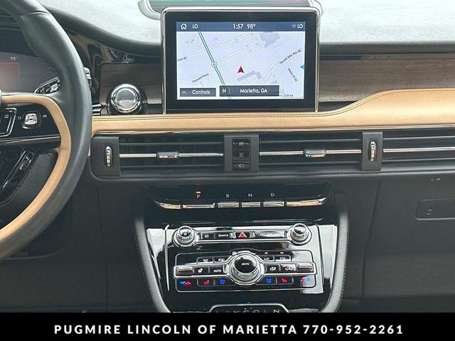 Photo of 2022 Pristine White Metallic Tri-Coat Lincoln Corsair