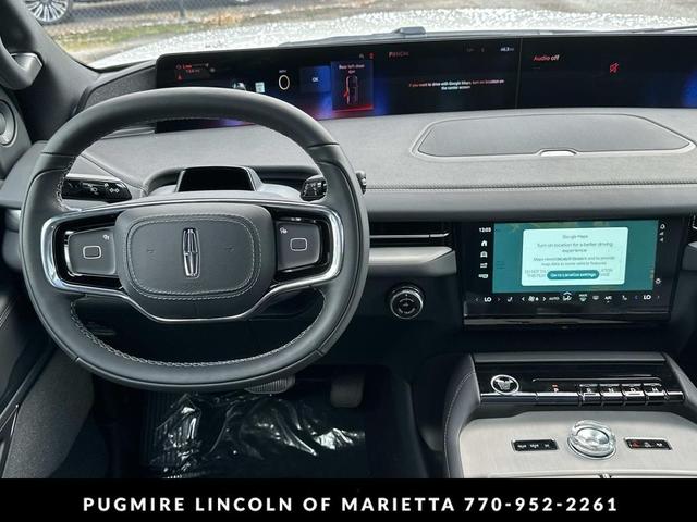 Photo of 2025 Pristine White Metallic Tri-Coat Lincoln Navigator